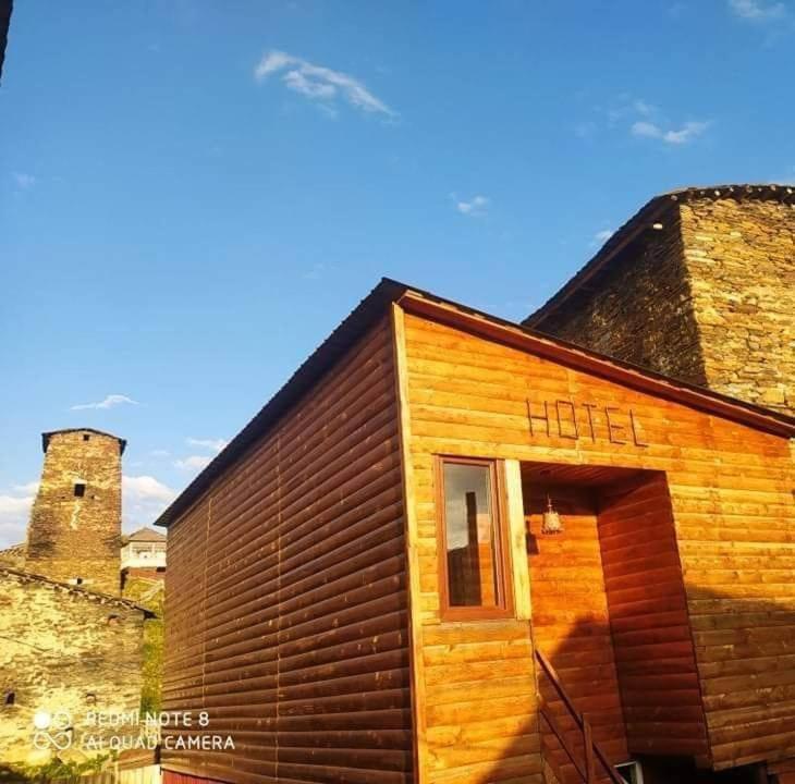 Guesthouse Luka Ushguli Eksteriør billede